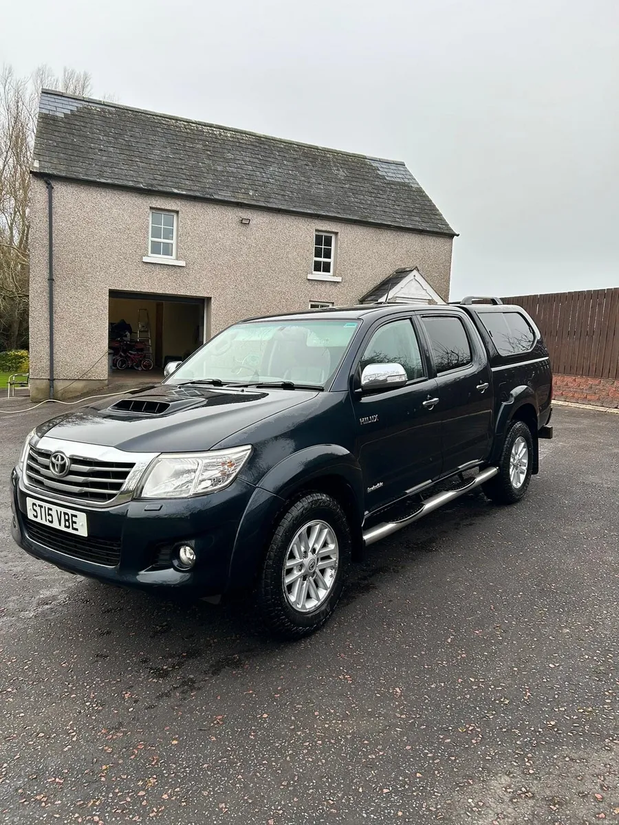 Toyota Hilux 2015 - Image 1