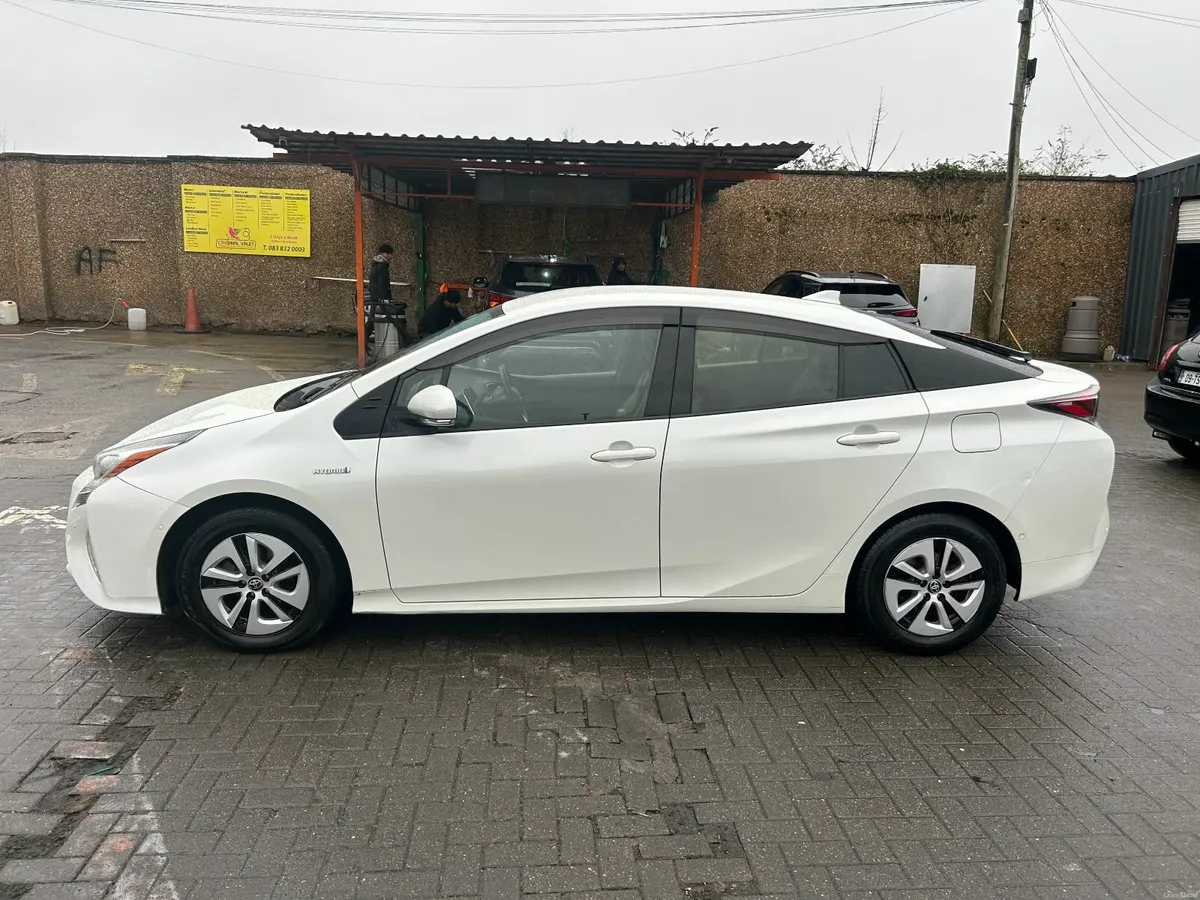 Toyota Prius 2017 AUTO NCT01/28 - Image 3