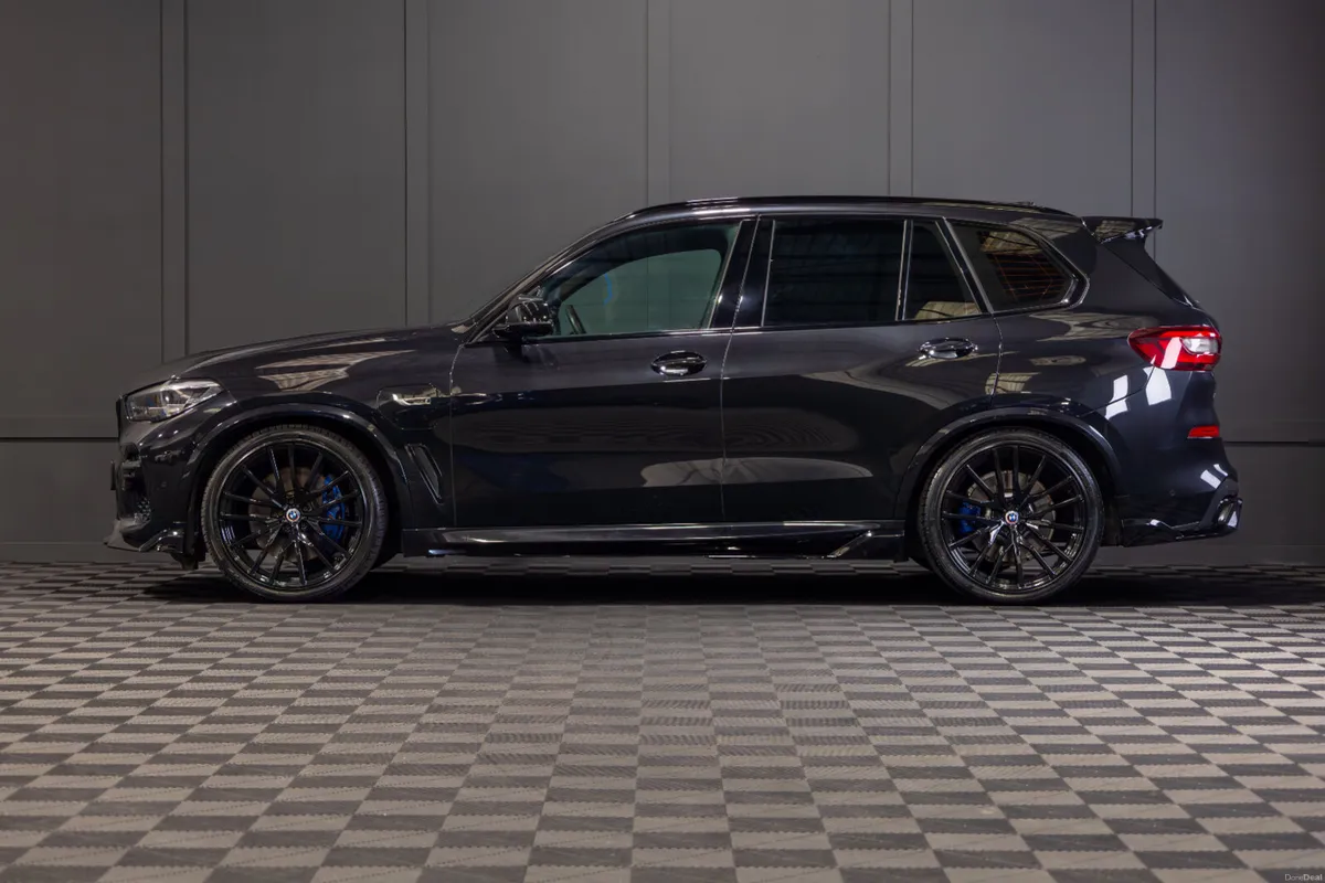 222 BMW X5 X-Drive 45e M-Sport - Image 3