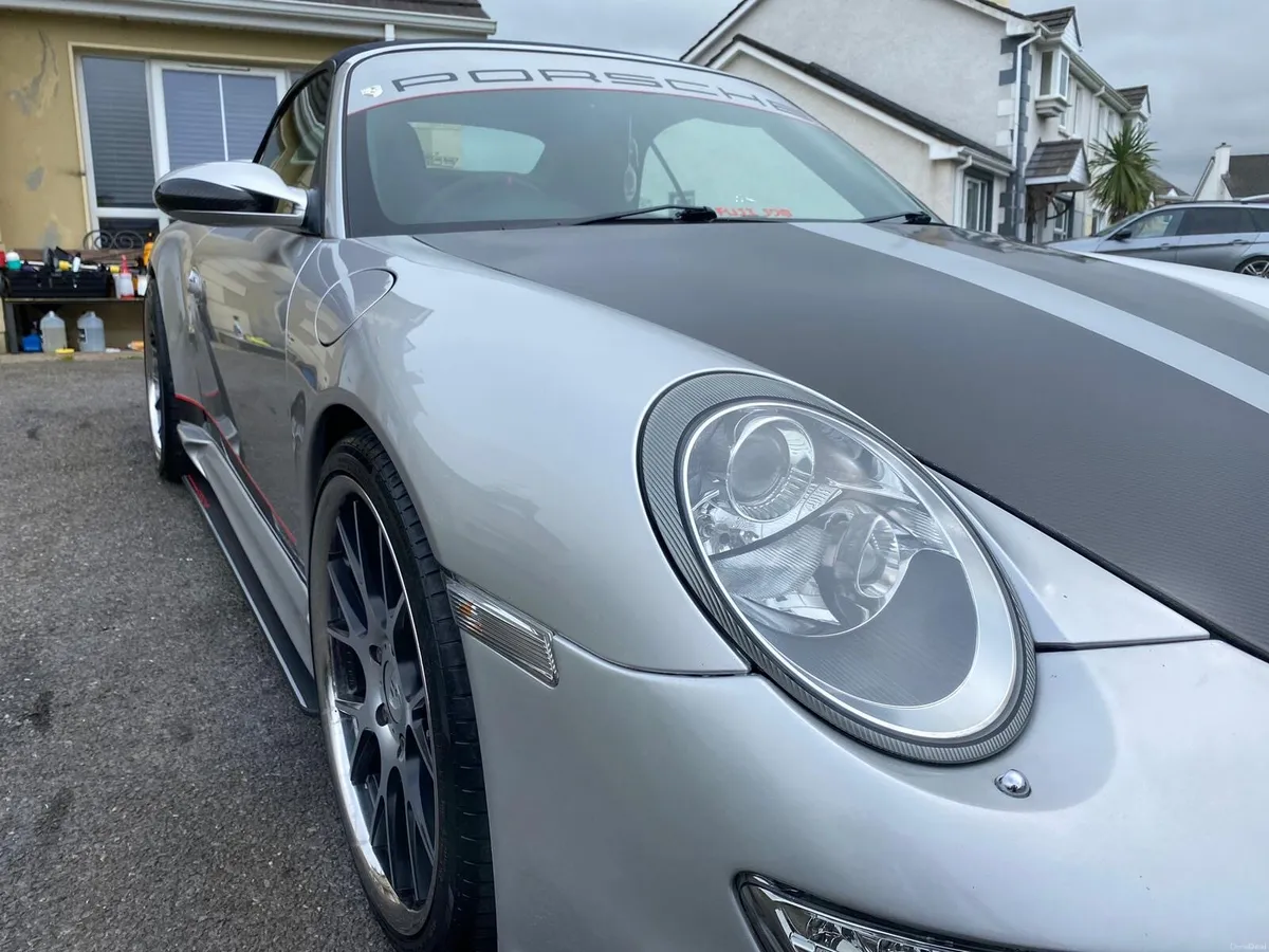 Porsche 911 - Image 2