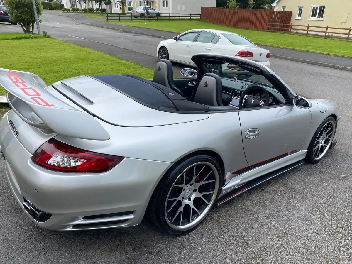 Porsche 911 - Image 5