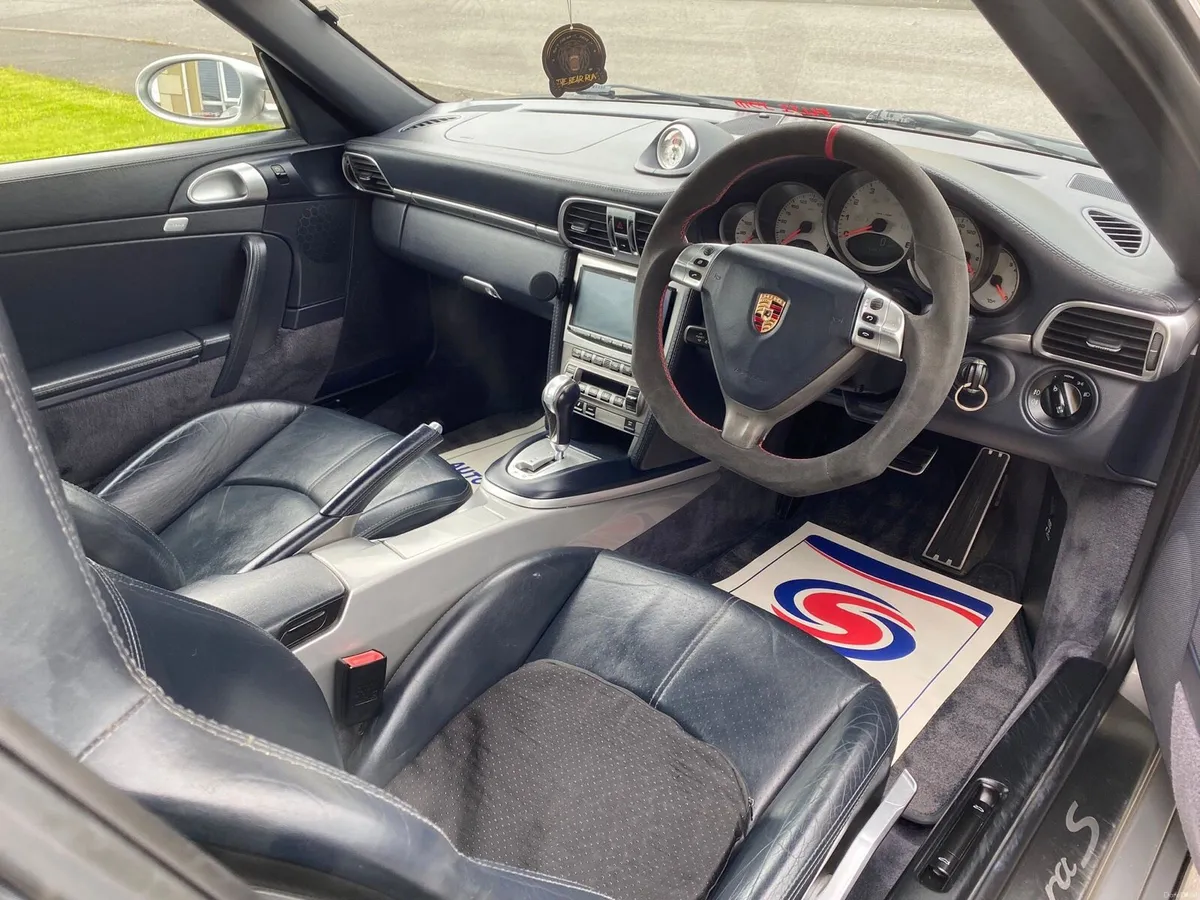 Porsche 911 - Image 6