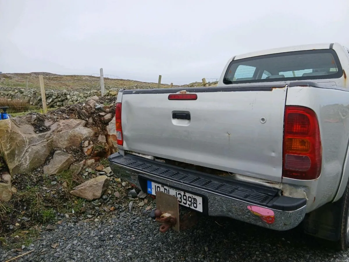 Toyota Hilux - Image 4