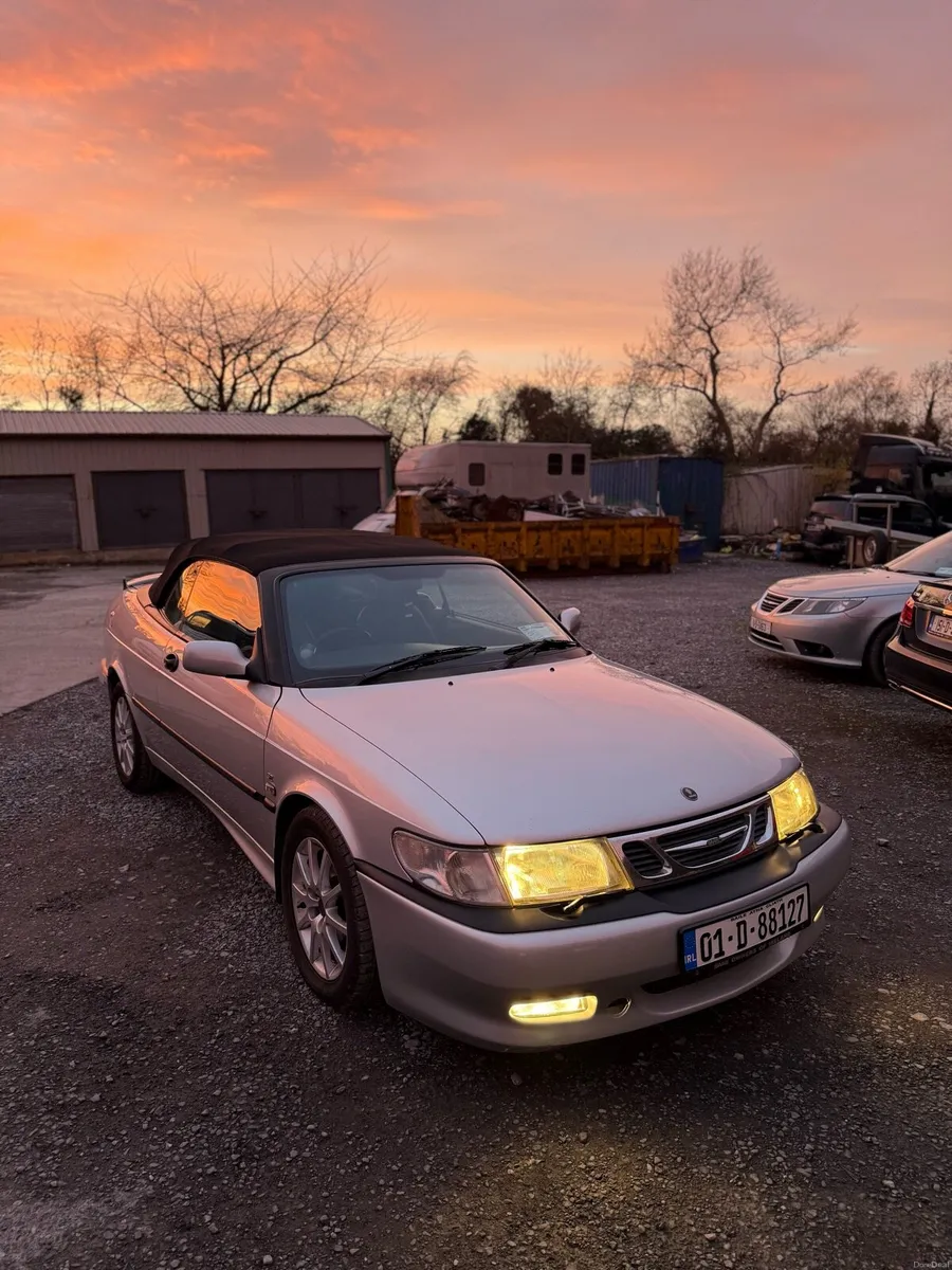 Saab 93 convertible - Image 1