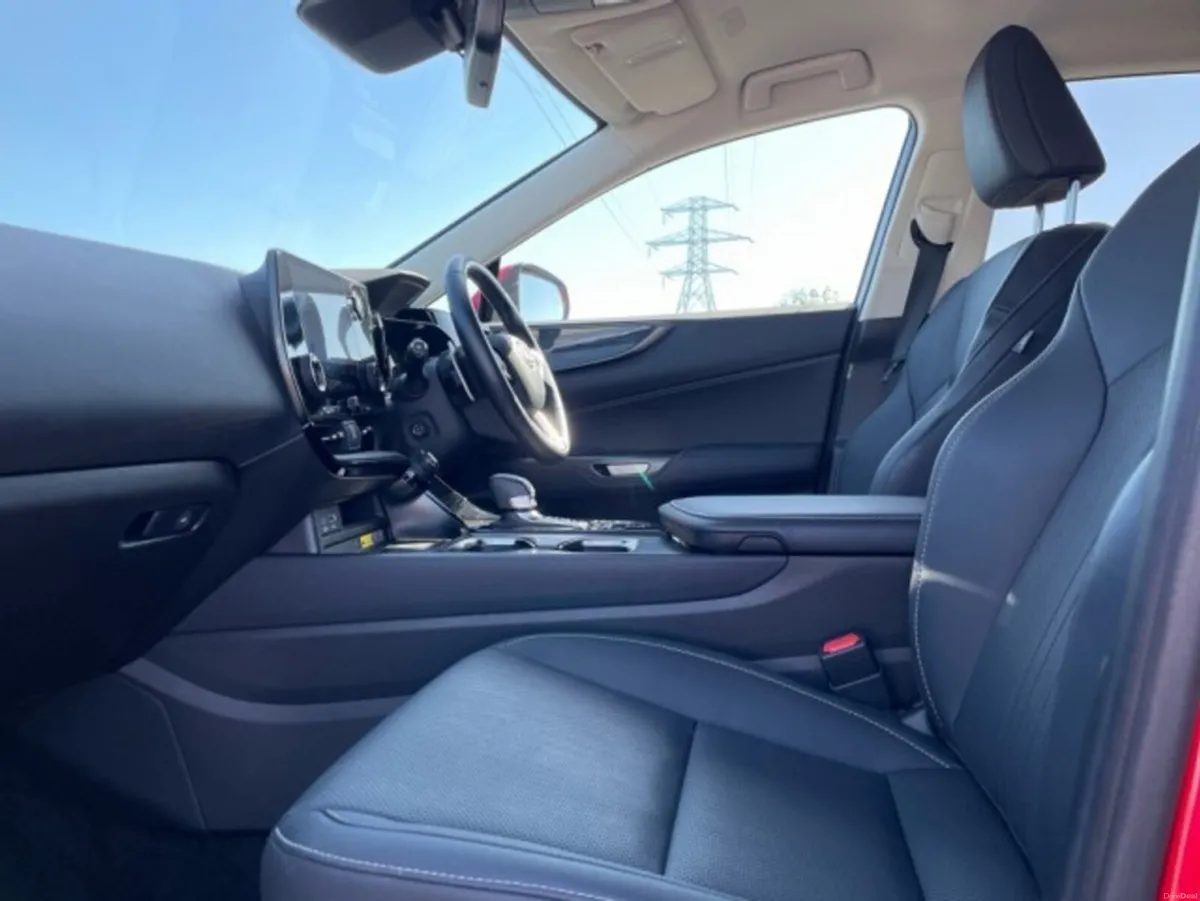 Lexus NX NX 450h+ Executive AWD // Remote Central - Image 6
