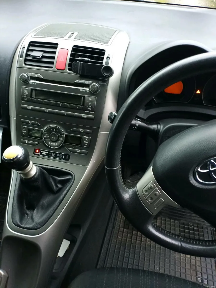 Toyota Auris TR.. Fresh Nct till 10/26 - Image 1