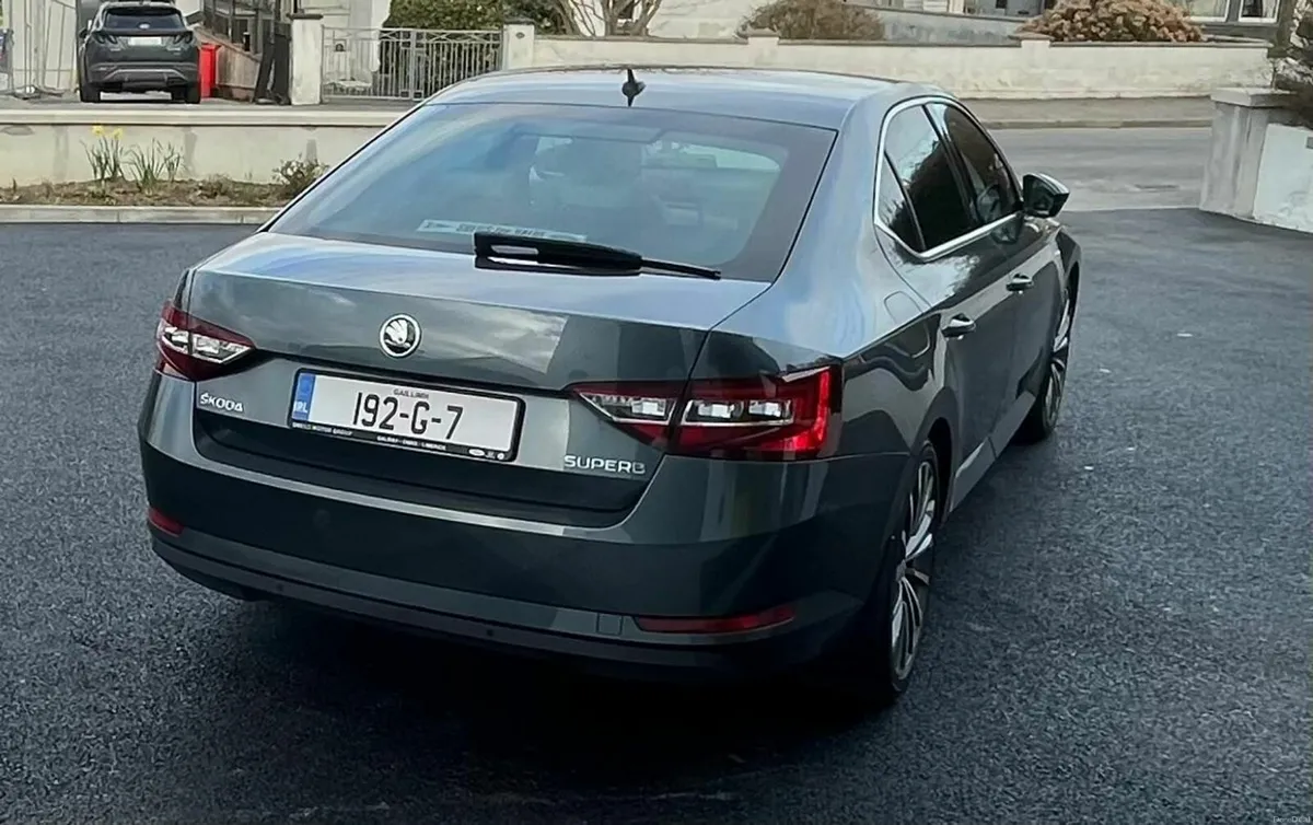 Skoda Superb 2019 L&K 190PS - Image 3