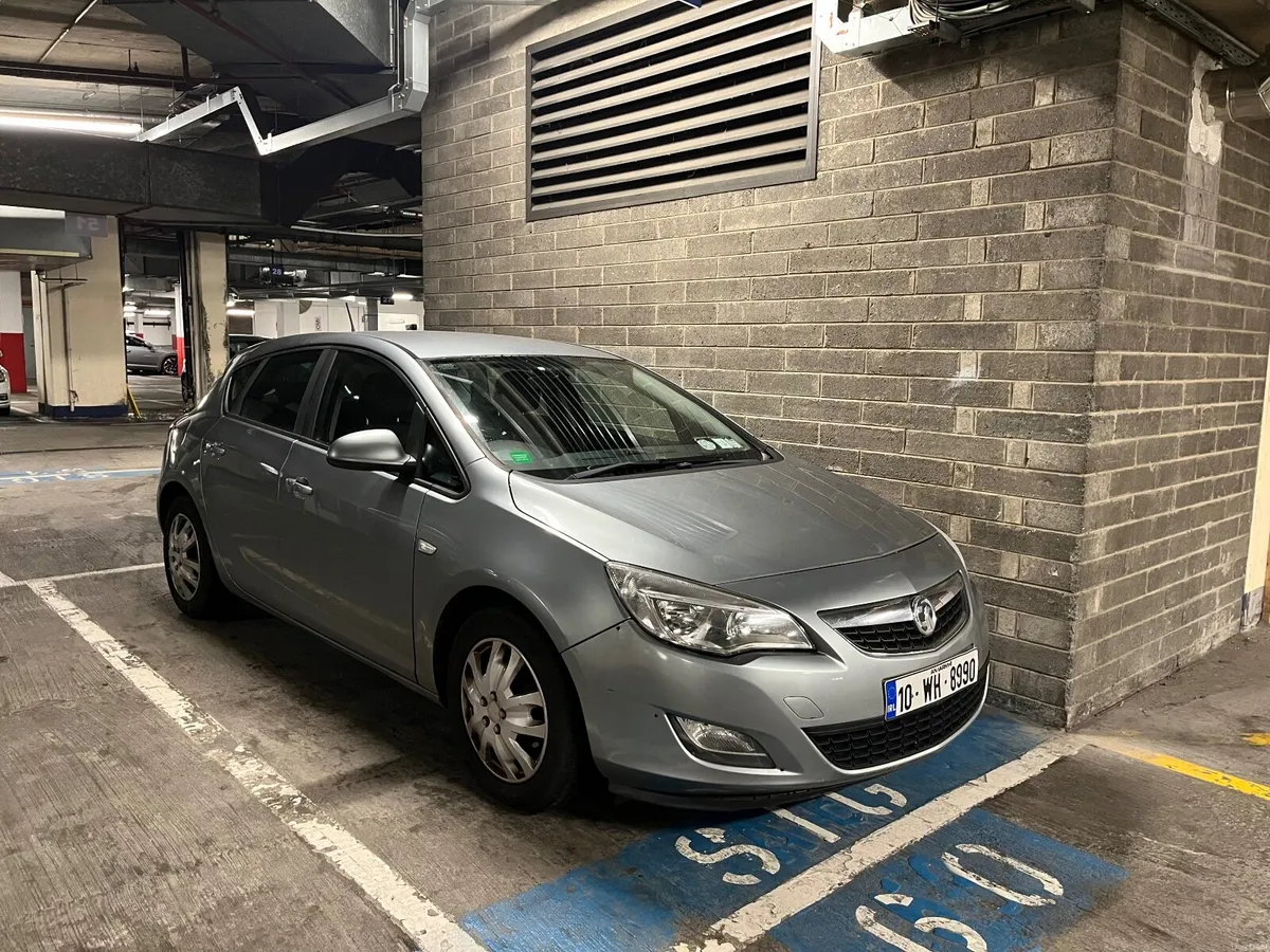 Vauxhall Astra 2010 - Image 1