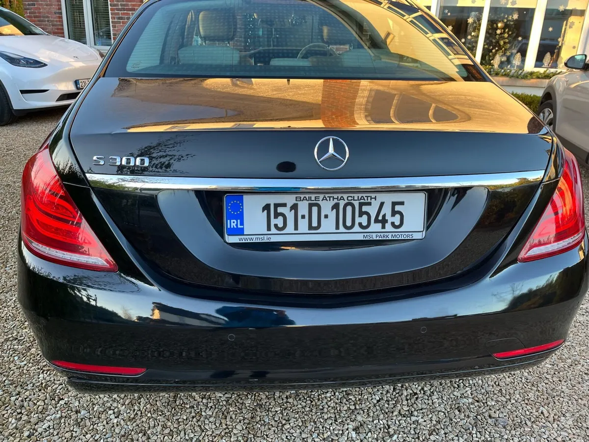 Stunning Mercedes-Benz S300 Bluetec Diesel Hybrid - Image 2