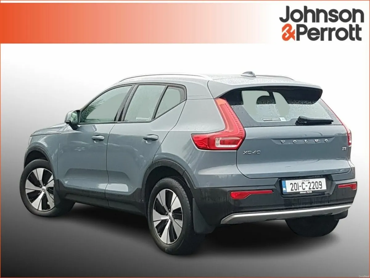 Volvo XC40 T3 163bhp Momentum Pro (Adaptive Cruise - Image 3