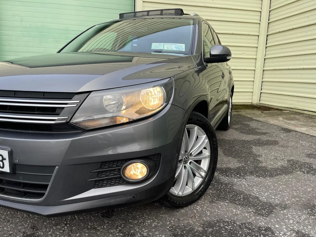 2015 Volkswagen Tiguan Sportline Panoramic Roof - Image 4