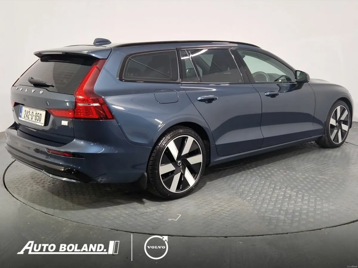 Volvo V60 T6 PHEV Plus Dark AWD - Image 4