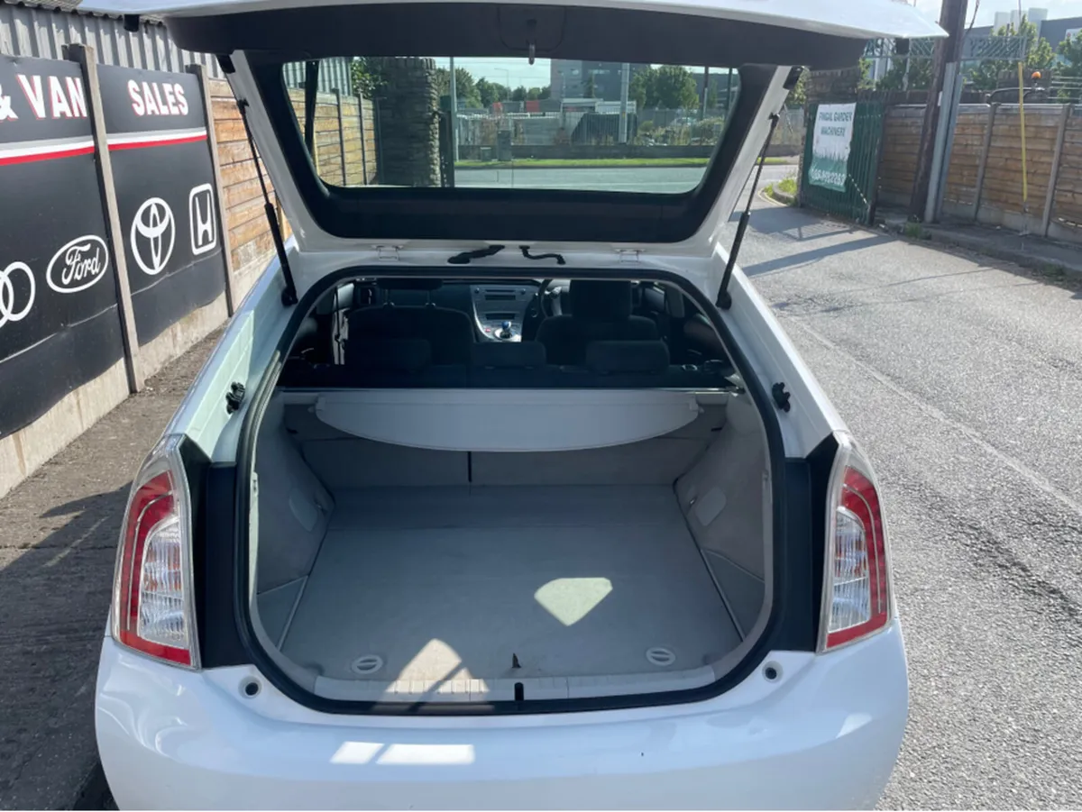 Toyota Prius ZVW30 5DR AUTO - Image 6