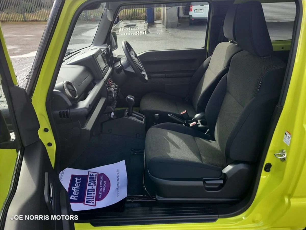 Suzuki Jimny XC AUTOMATIC 4X4 TOP SPEC,6100KM - Image 4