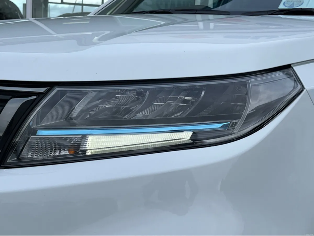 Suzuki Vitara 1.4 BOOSTERJET HYBRID S SZ5 5DR - Image 3