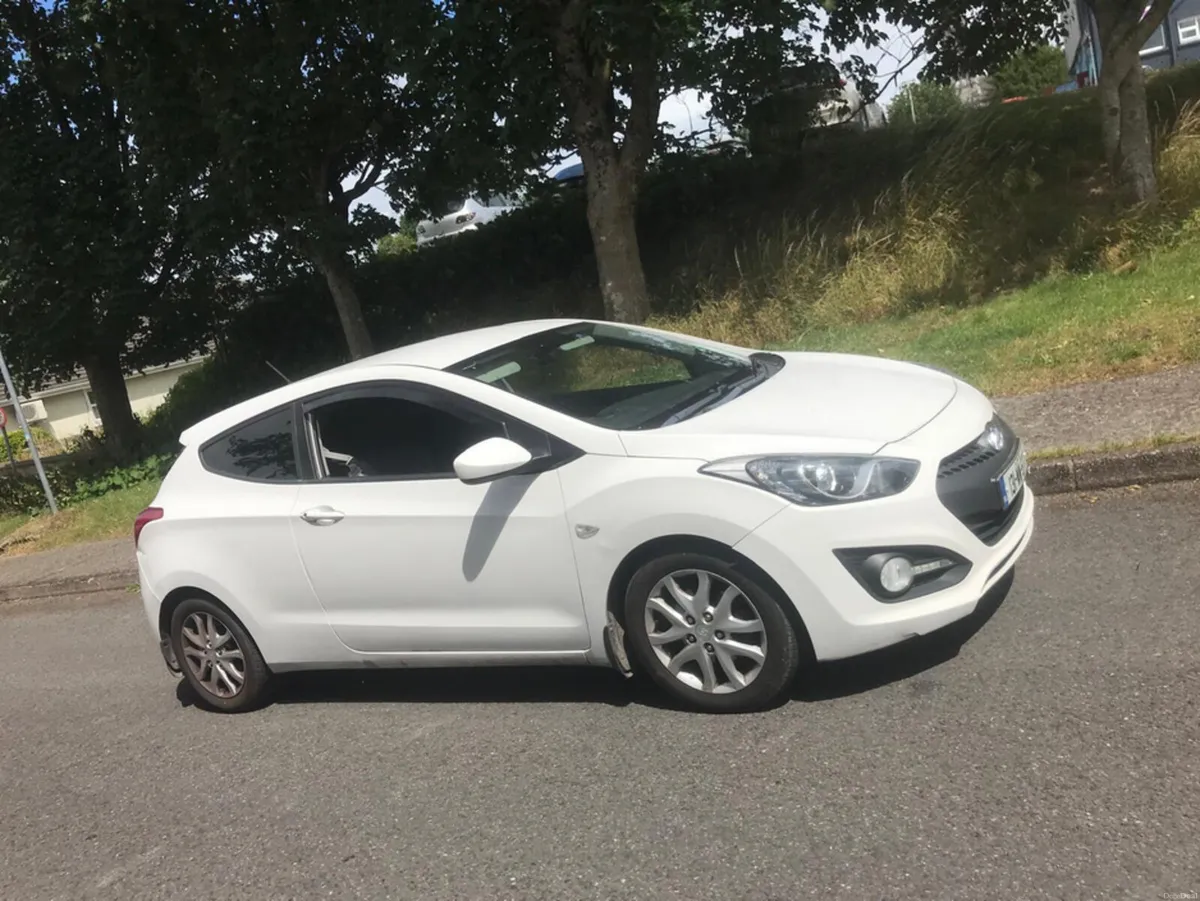 Hyundai i30 PRO 3DR Van CVRT 04-26 - Image 2