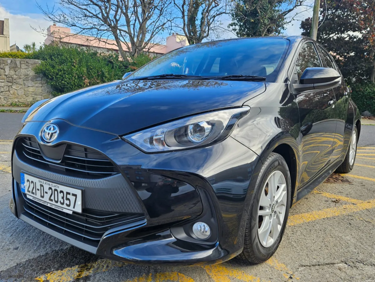 Toyota Yaris HYBRID LUNA AUTO 4DR - Image 2