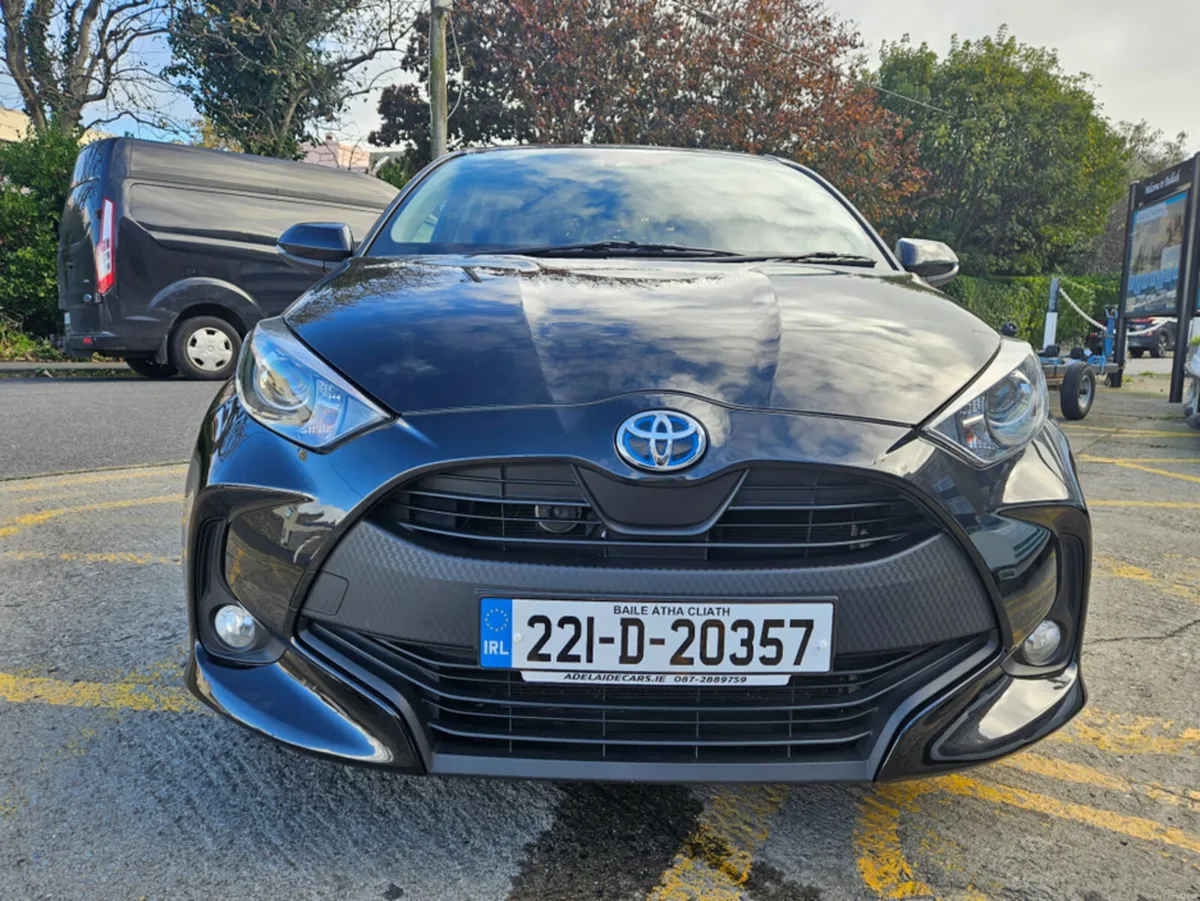 Toyota Yaris HYBRID LUNA AUTO 4DR - Image 3