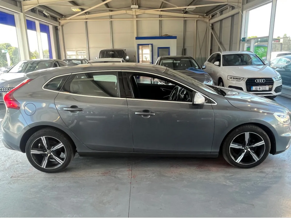 Volvo V40 R-DESIGN D2 - Image 5