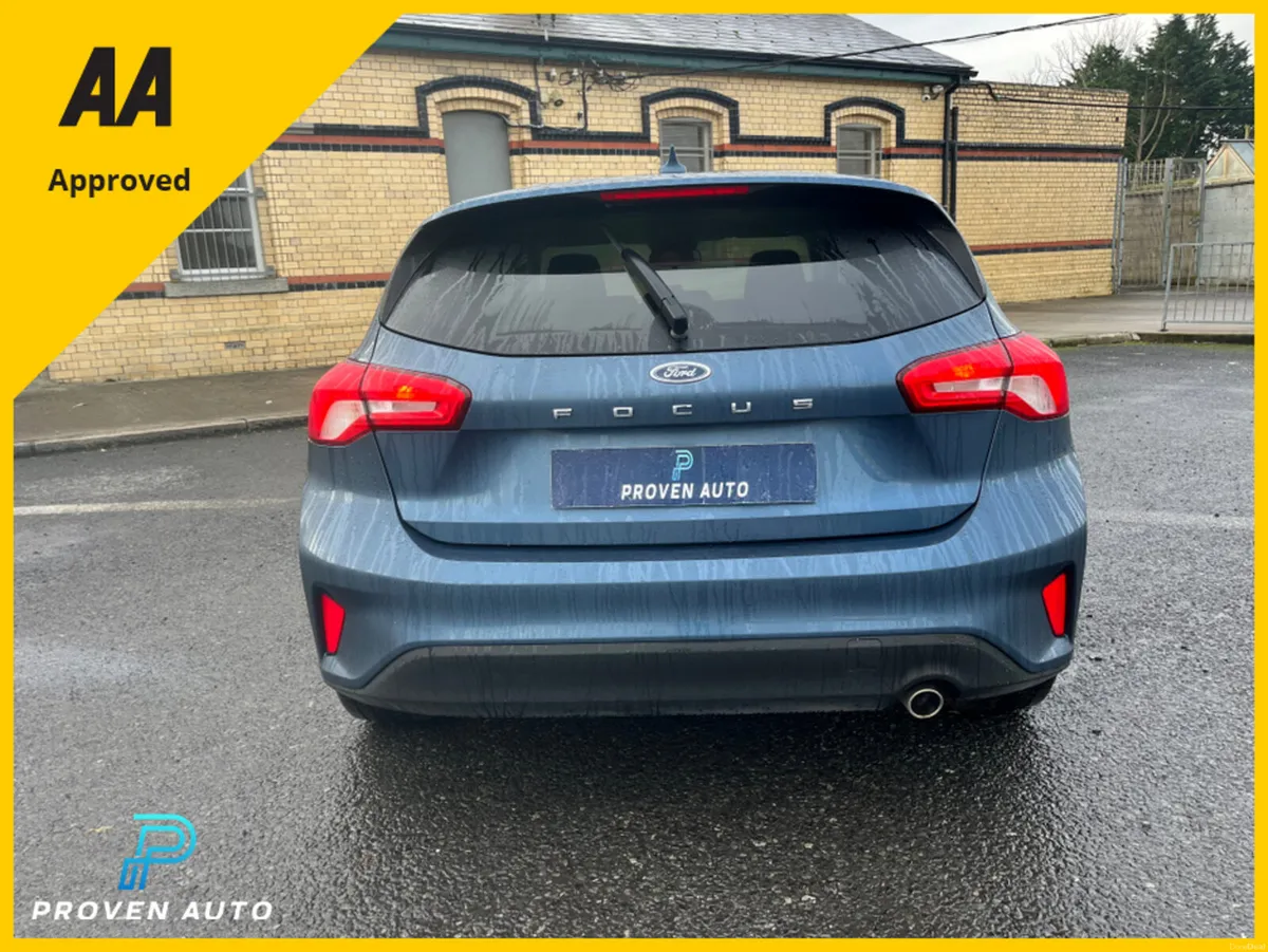 Ford Focus ZETEC 1.5TDCI *1 YEAR UNLIMITED MILEAGE - Image 4