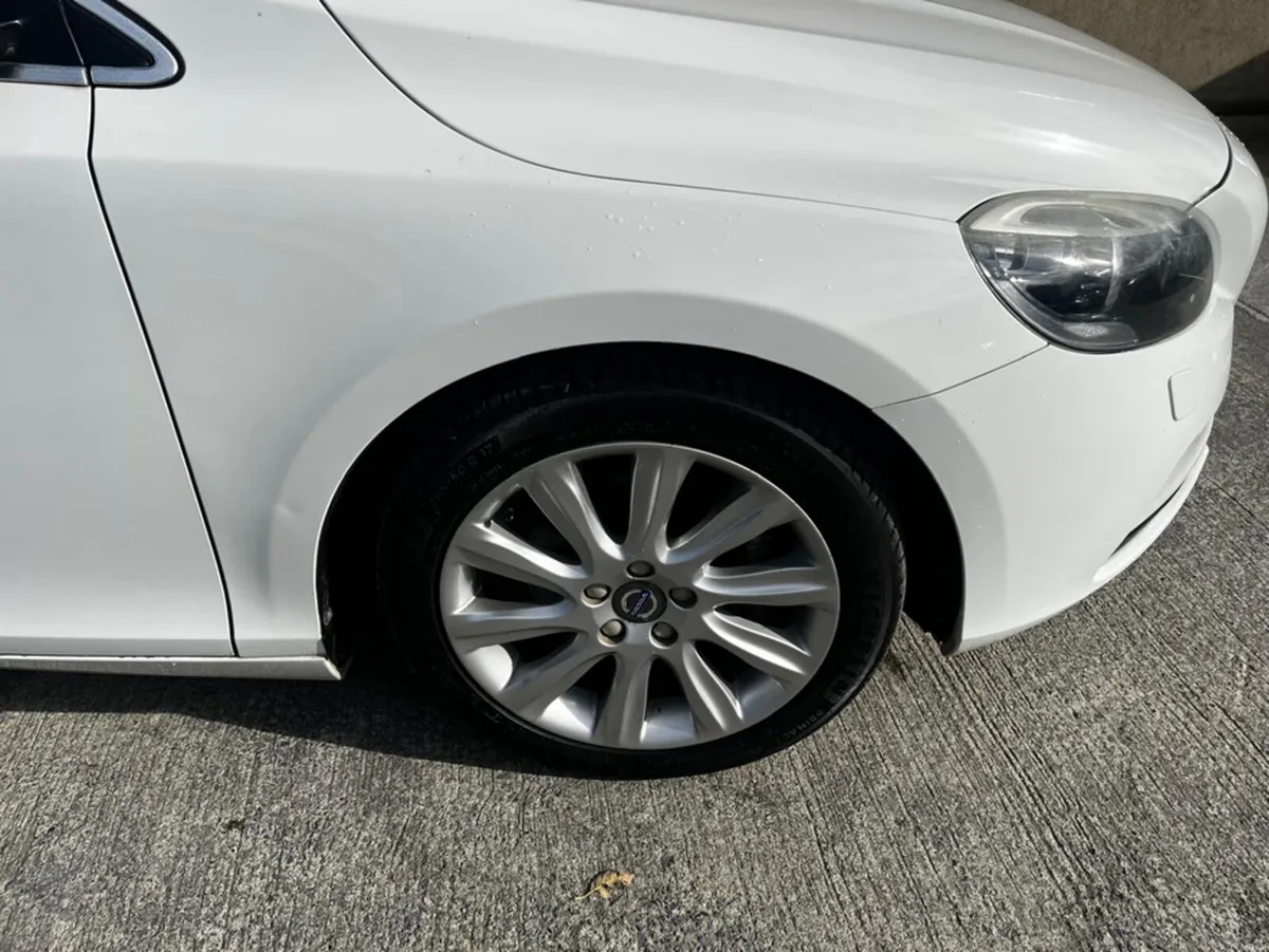 Volvo V40 Volvo V40 T4 1.6 petrol automatic - Image 3