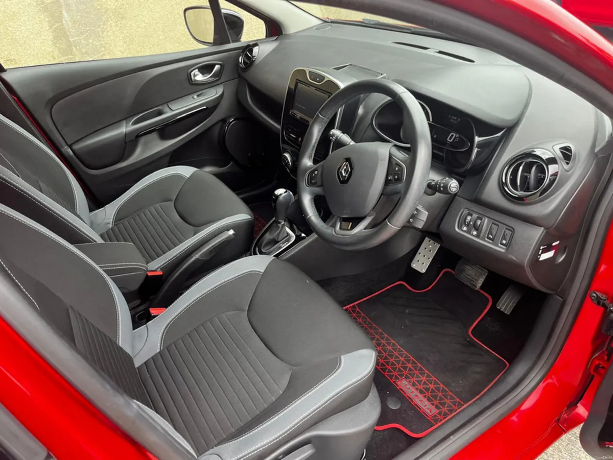 Renault Clio 1.2 PETROL AUTOMATIC - Image 4