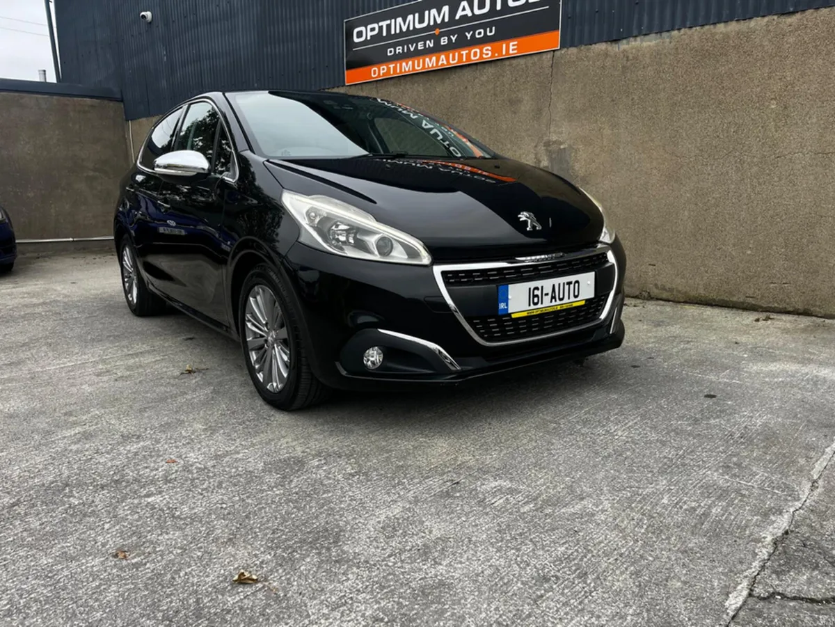 Peugeot 208 Peugeot 208 1.2 petrol auto loaded wit - Image 2