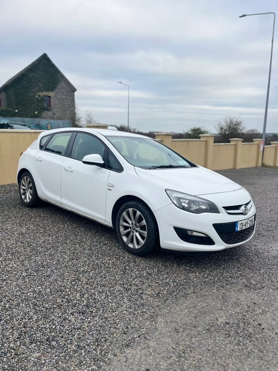 **Vauxhall Astra 1.4 Petrol** LONG NCT - Image 1