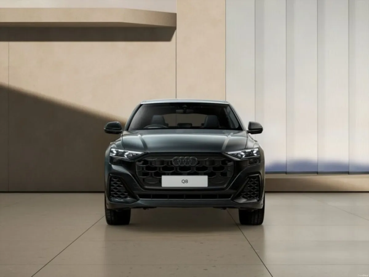 Audi Q8 e-tron SUV COMPETITION 60TFSI E QUATTRO AU - Image 2