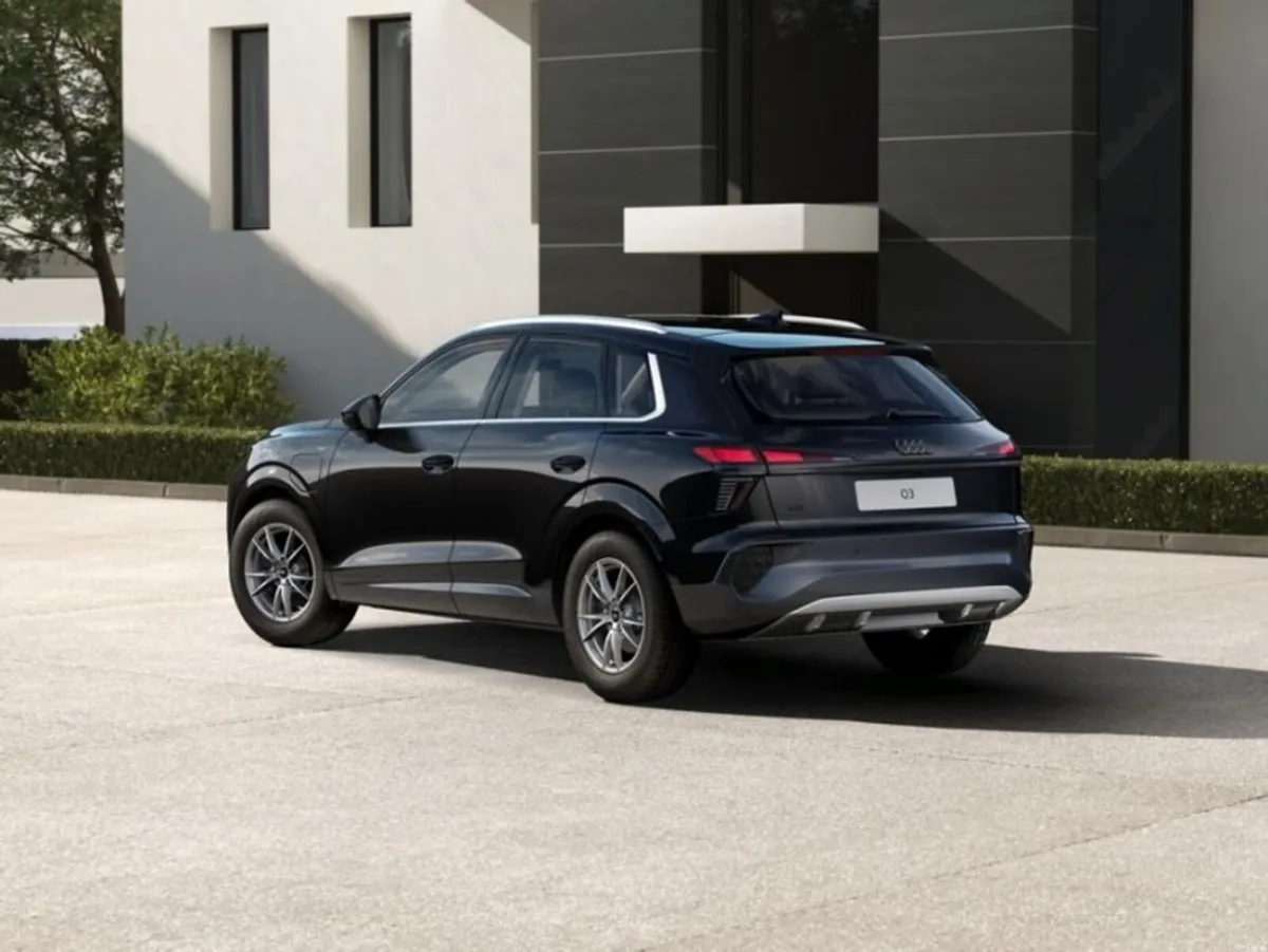 Audi Q3 SUV E-HYRBID SE AUTOMATIC WITH COMFORT PAC - Image 5