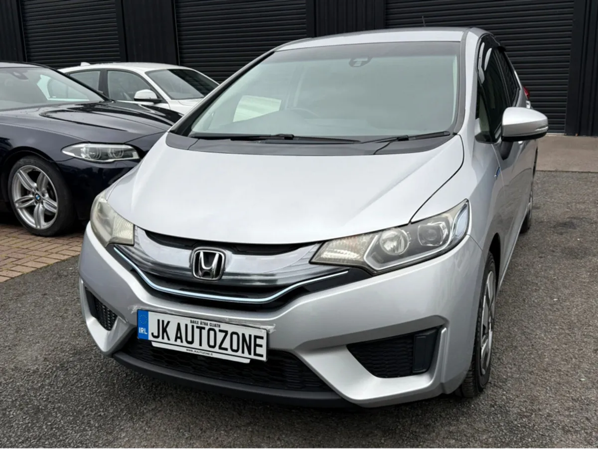Honda Fit 1.5 HYBRID AUTO - Image 3