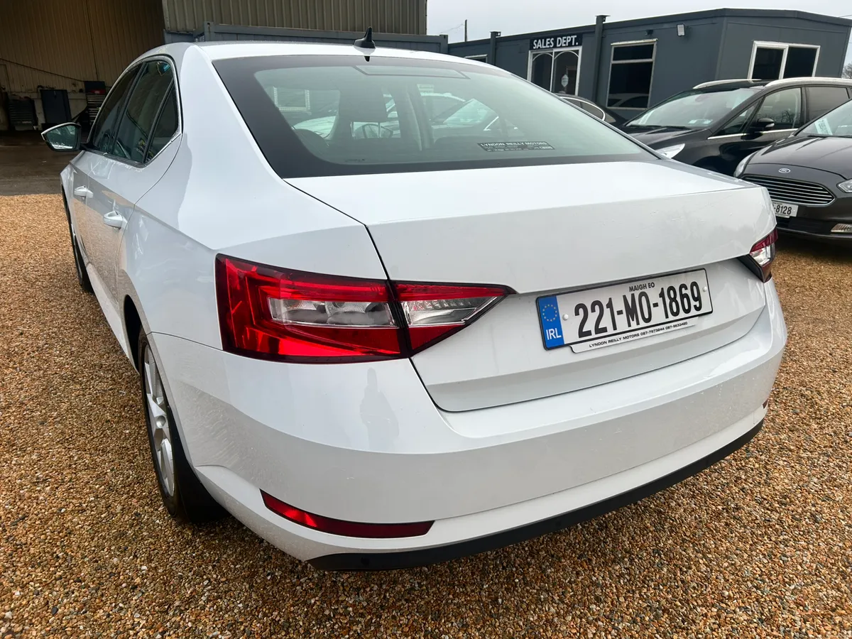 SKODA SUPERB SE 2.0TDI - Image 4