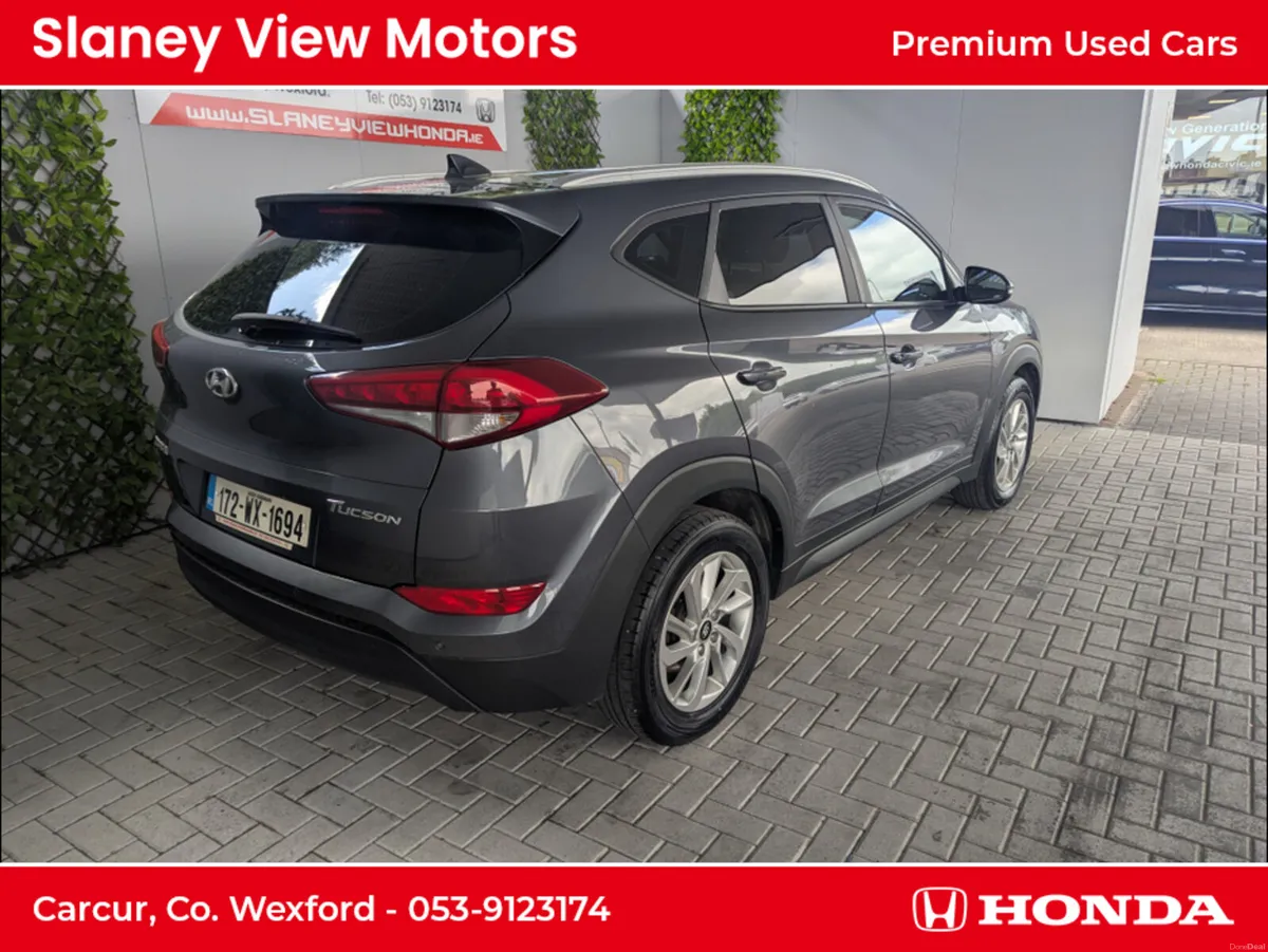 Hyundai Tucson 1.7 SE NAV BLD 116PS 5DR - Image 2