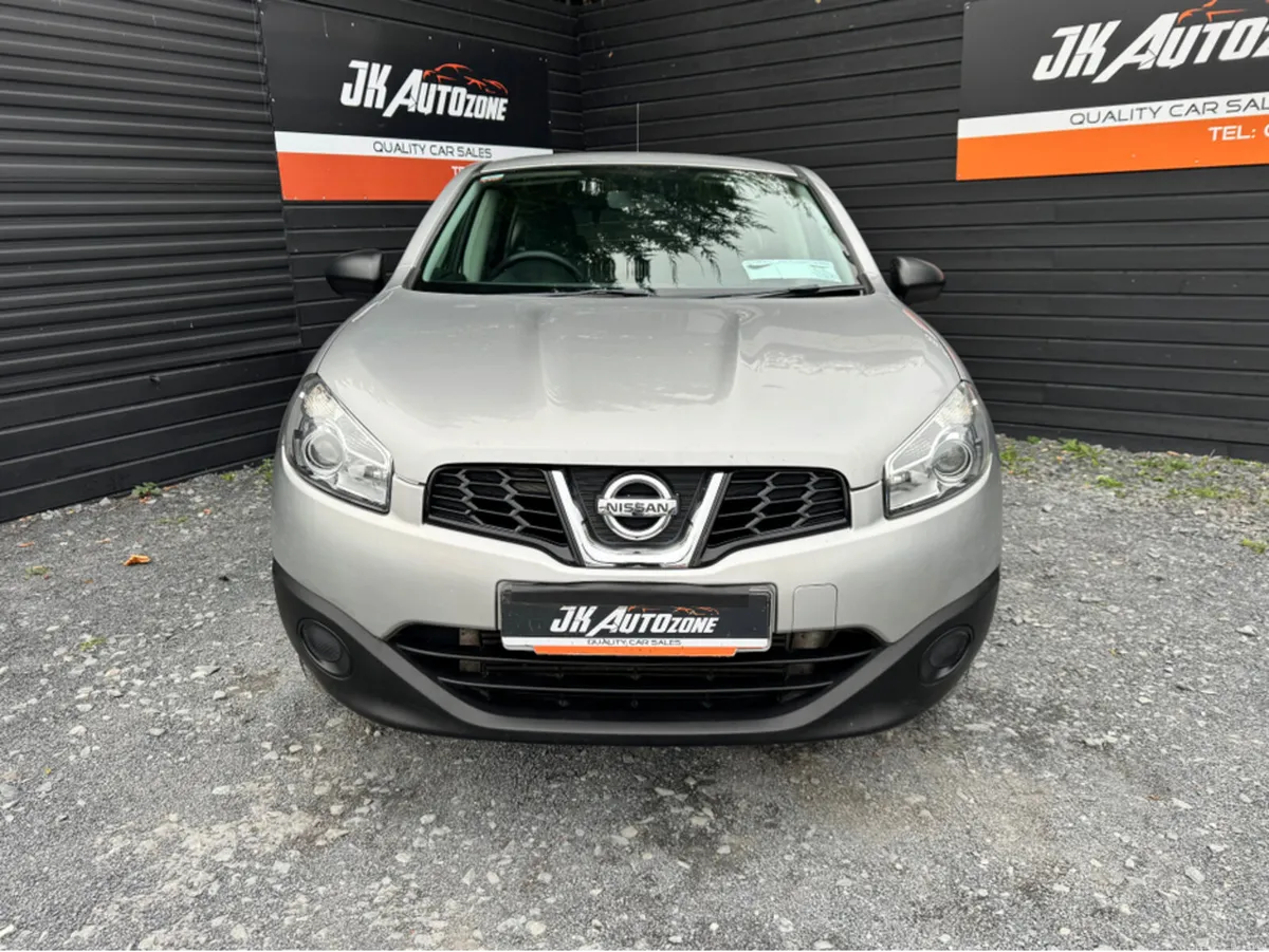 Nissan Qashqai 1.5 XE 5DR DSL - Image 2