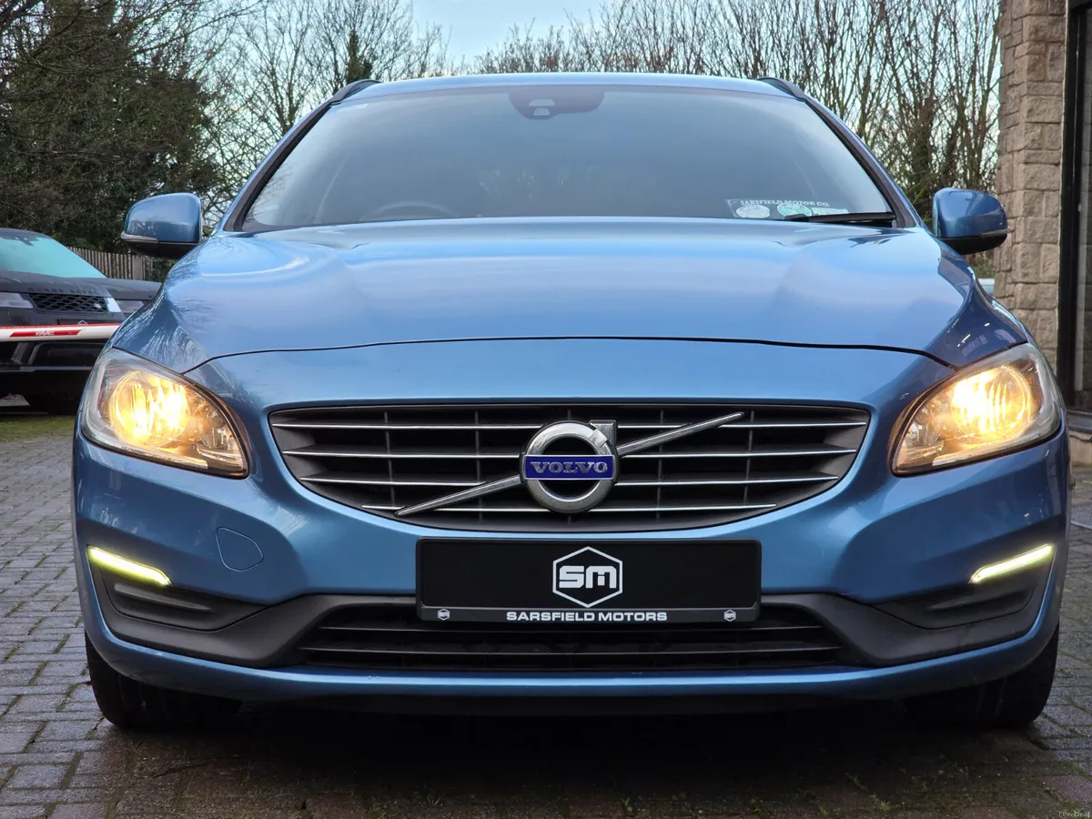 2017 VOLVO V60  D5 TWIN ENGINE SE NAV. - Image 5