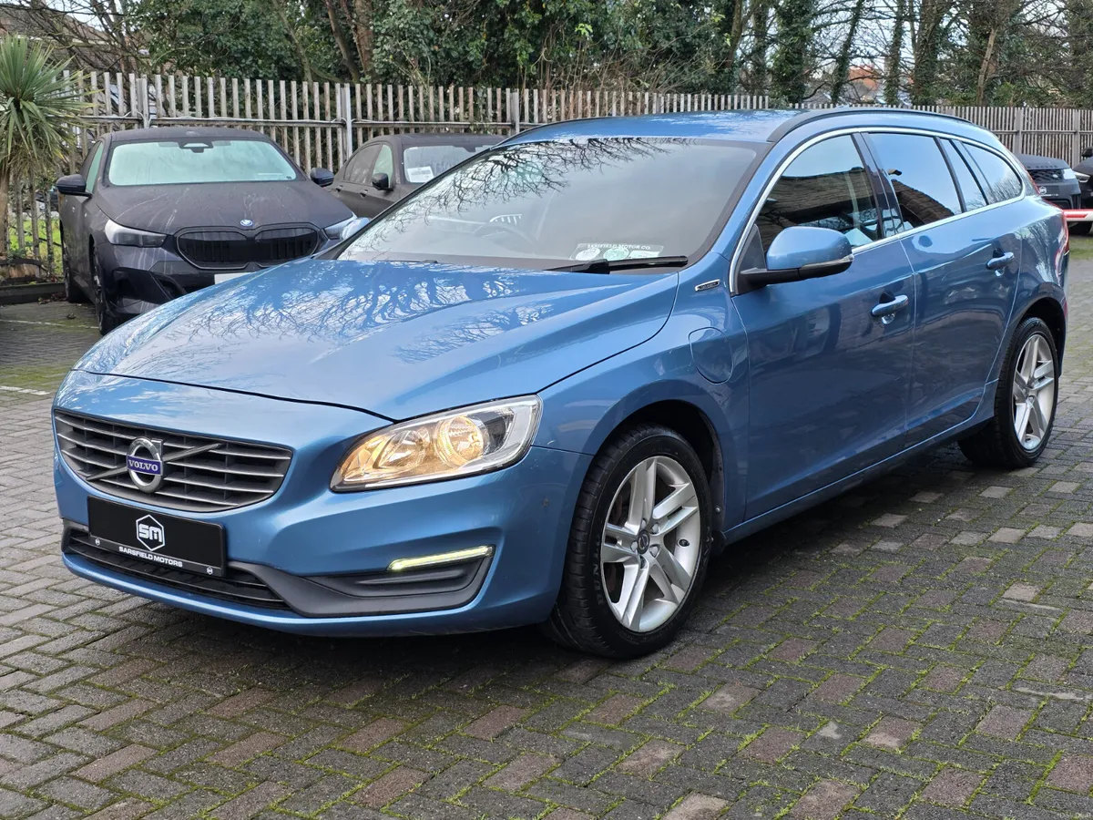 2017 VOLVO V60  D5 TWIN ENGINE SE NAV. - Image 6