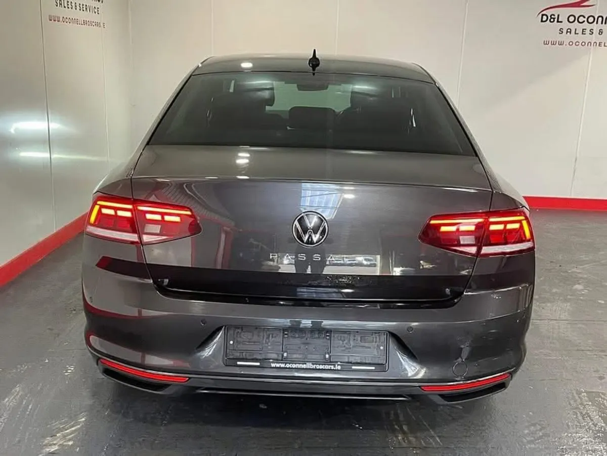 Volkswagen Passat BUSINESS 2.0 TDI MANUAL 6SPEED F - Image 2