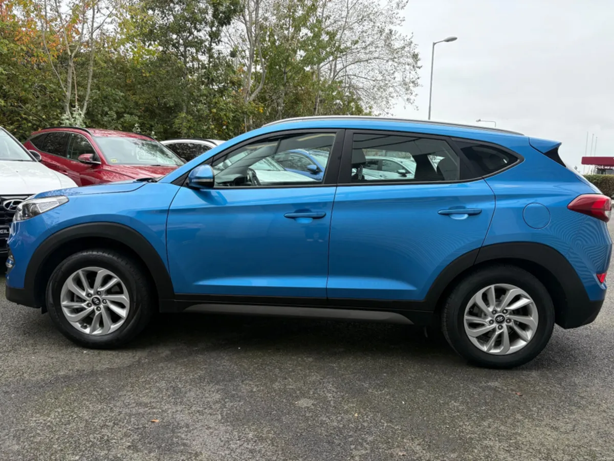 Hyundai Tucson 1.7 DIESEL SE NAV AUTO - Image 4