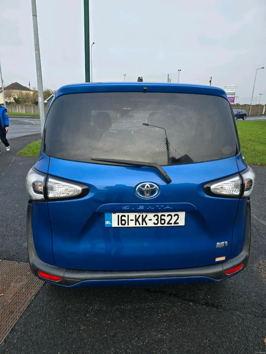 Toyota Sienta 6 Seaters 1500cc Hybrid 2016 - Image 4