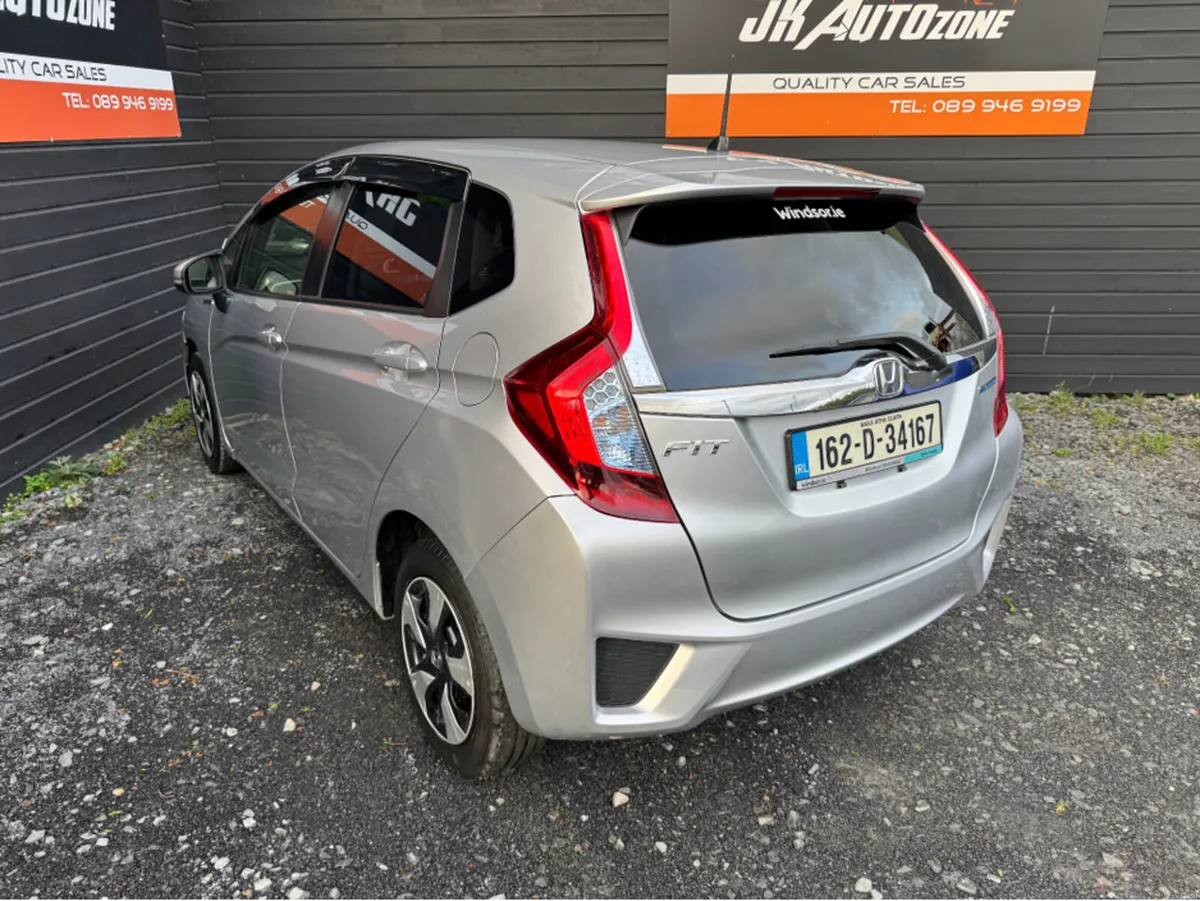 Honda Fit 1.5 HYBRID 5DR AUTO - Image 4
