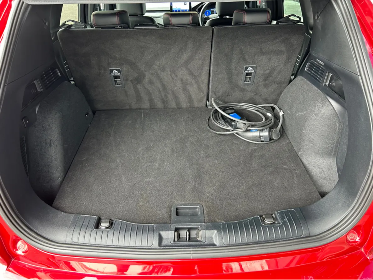 Ford Kuga ST-LINE X - Image 6