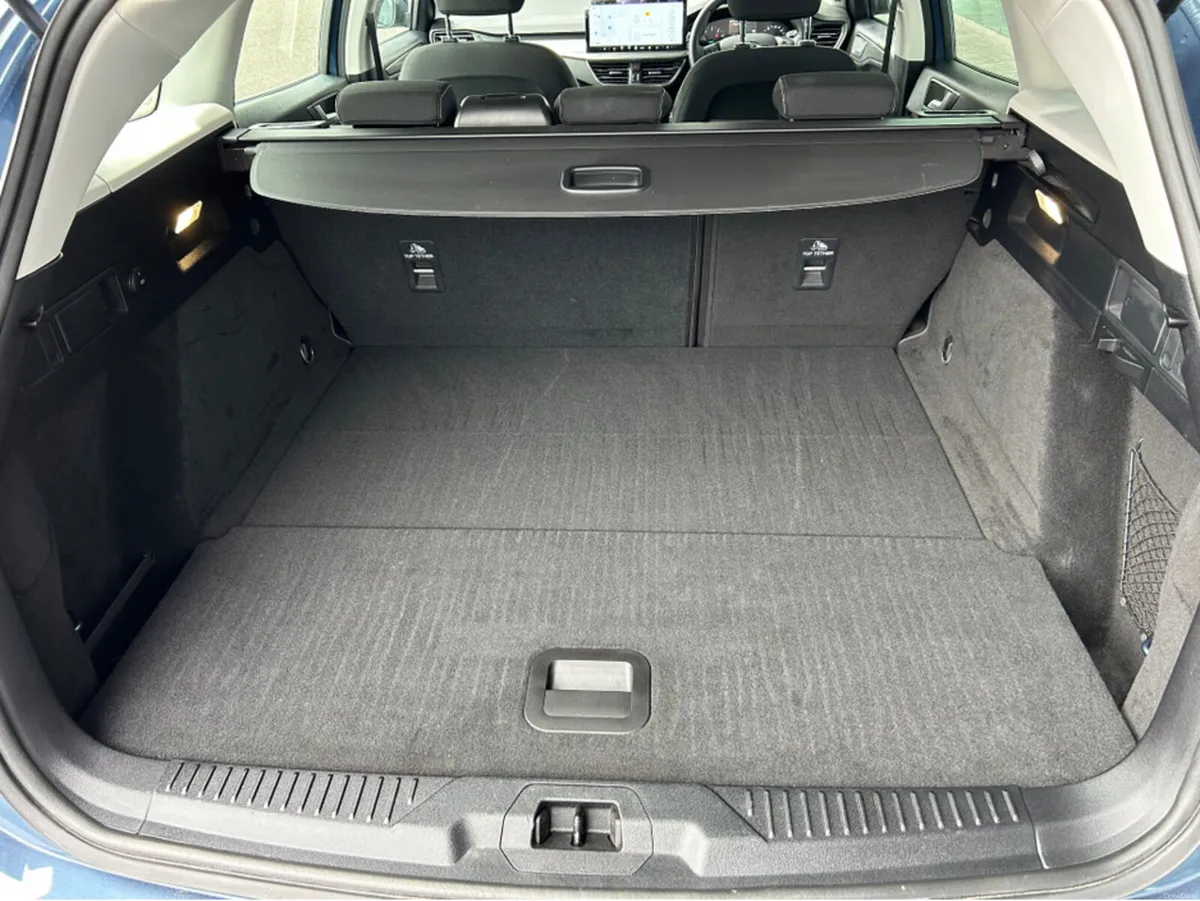 Ford Focus TITANIUM 5W 1.0T 1 - Image 6