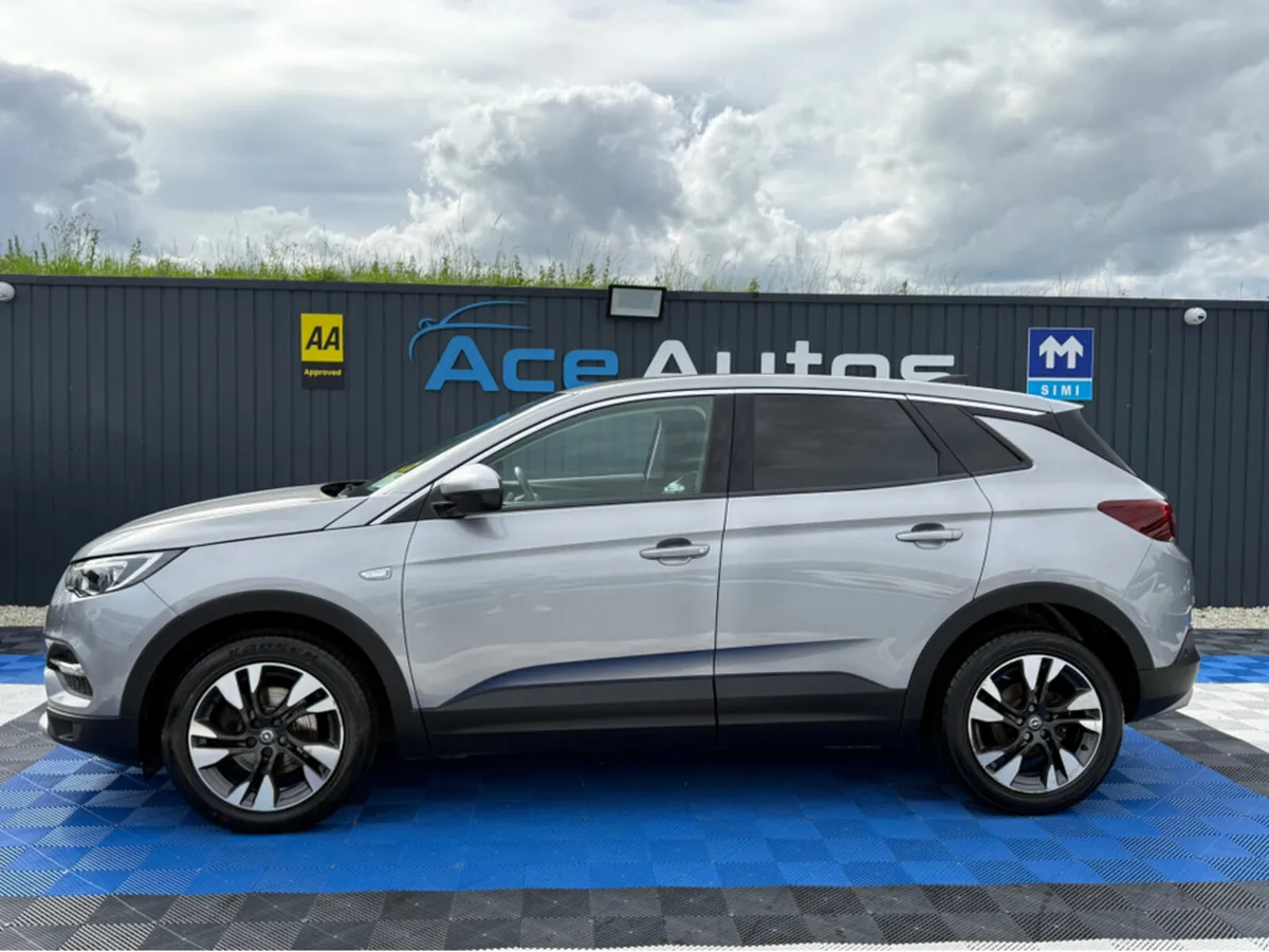 Opel Grandland X SRI 1.2L PETROL - MANUAL - 12M WA - Image 4