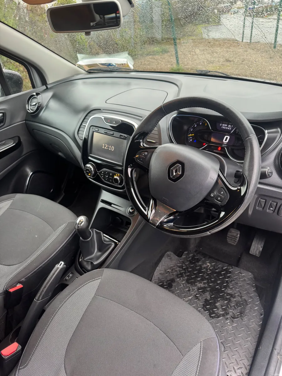 Renault Captur 2016 diesel 1.5 intense - Image 2
