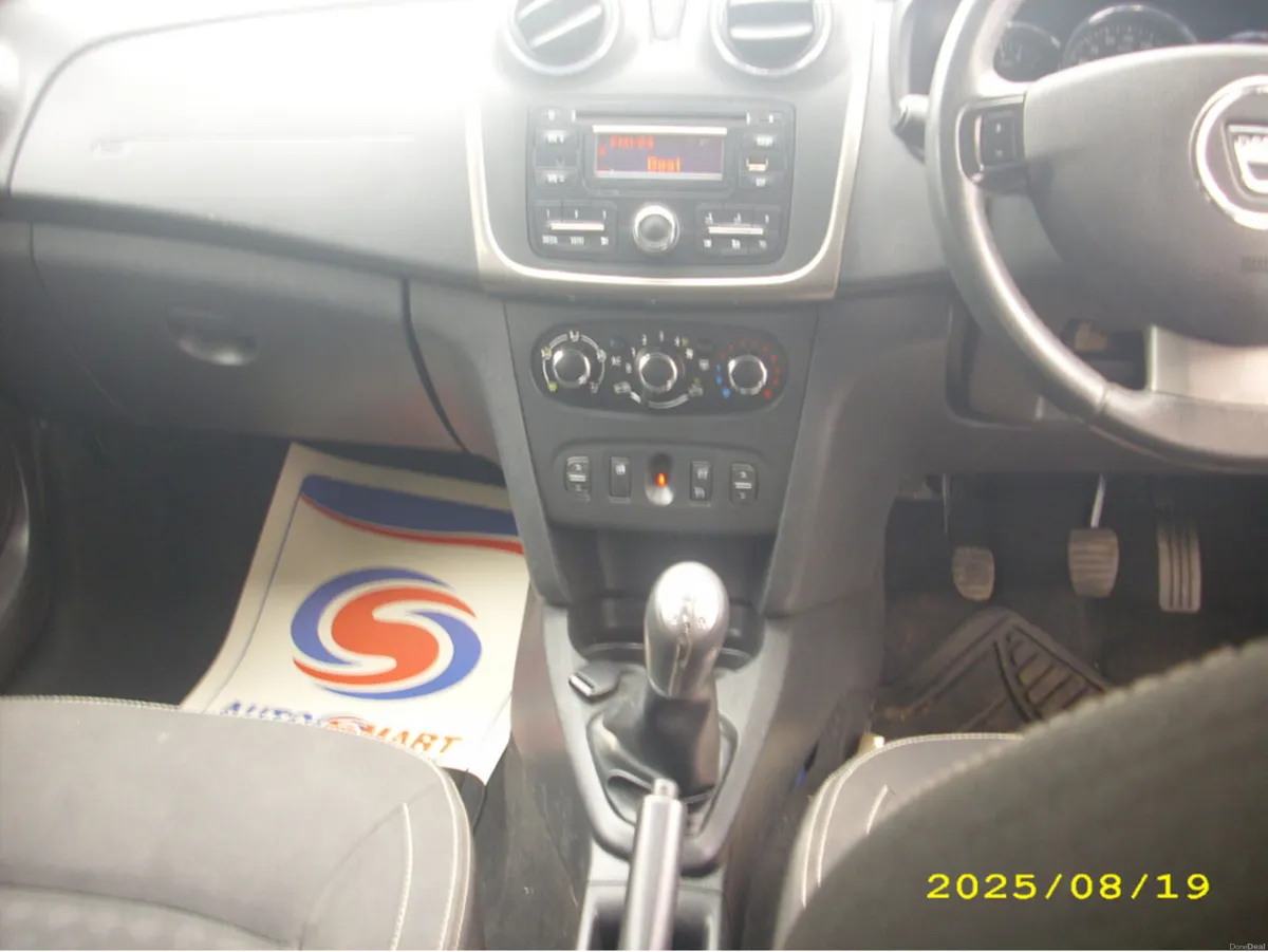 Dacia Sandero SIGNATURE TCE 90 4DR - Image 3