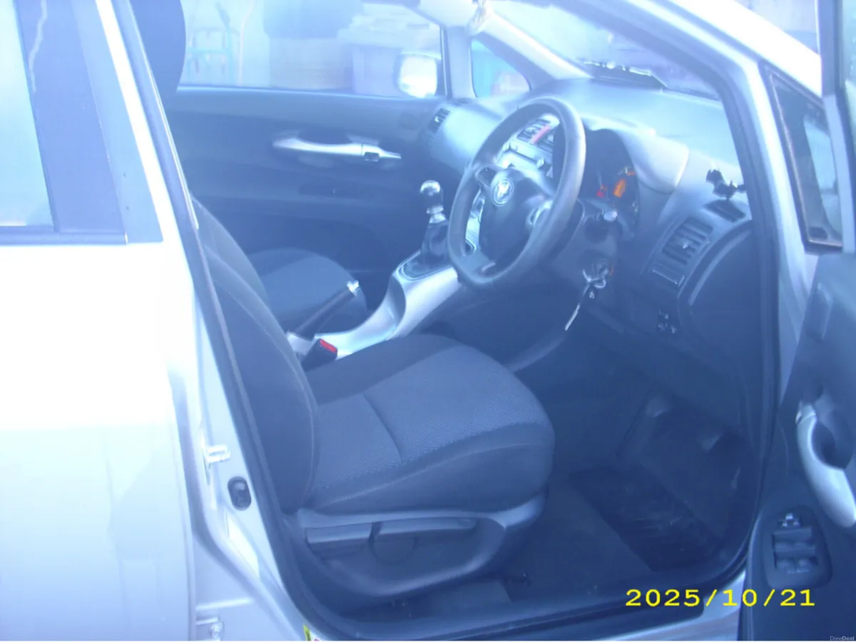 Toyota Auris 1.4 D-4D TR 5DR - Image 3