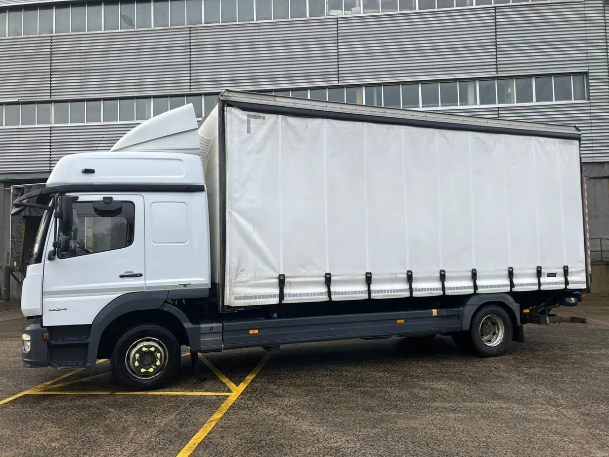 Mercedes-Benz Atego 12t Sleeper Cab  2016 - Image 2