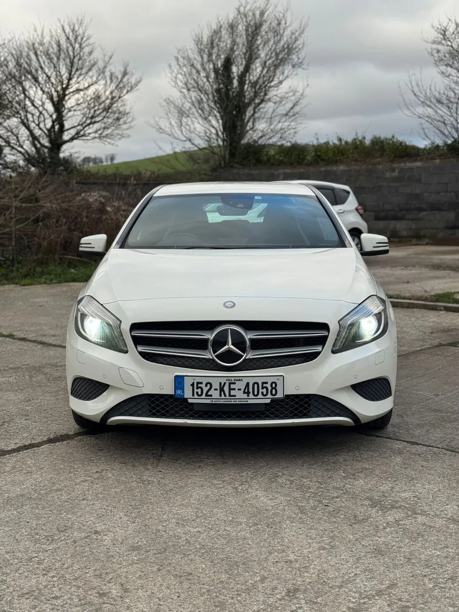 Mercedes A-180 Class 56000 KM 2015 - Image 3