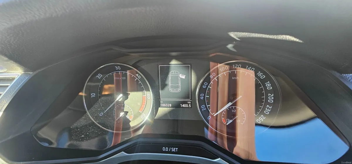 Skoda Superb 2017 - Image 4