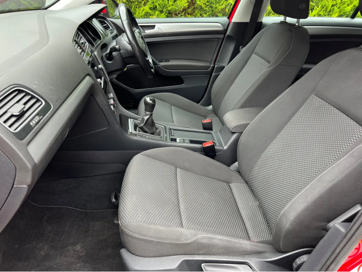 Volkswagen Golf 2021 COMFORTLINE 1.6 TDI 115BHP  M - Image 2
